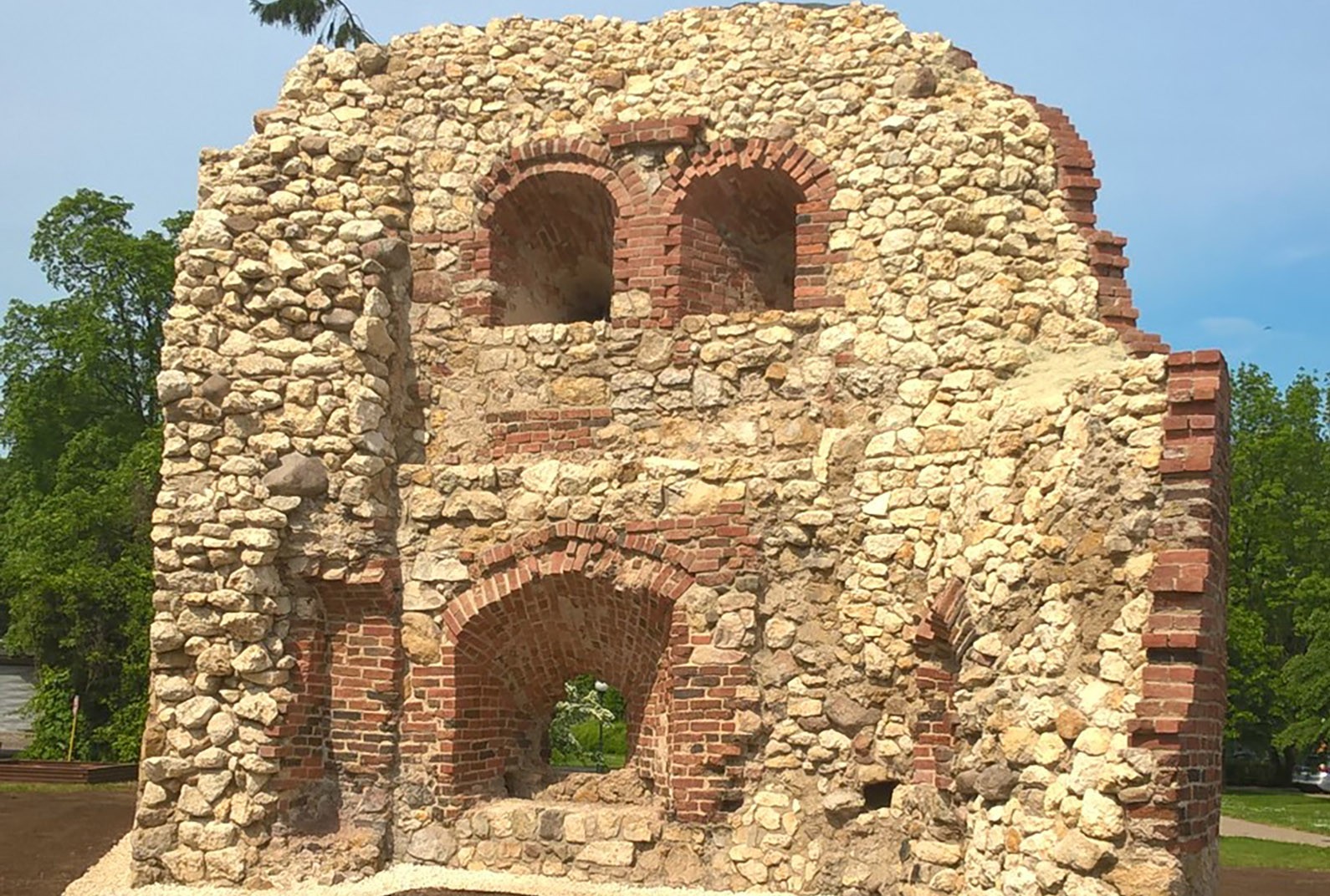 
RENOWACJA ZABYTKÓW 
Alta Sp. z o.o.
Galeria  Kontakt 
