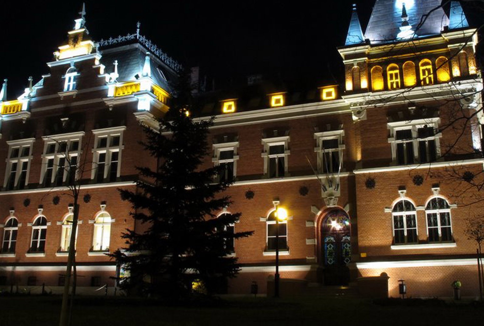 
RENOWACJA ZABYTKÓW 
Alta Sp. z o.o.
Galeria  Kontakt 
